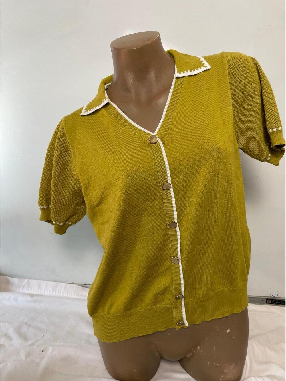 Extra large, short, sleeved cardigan with knitted sleeves